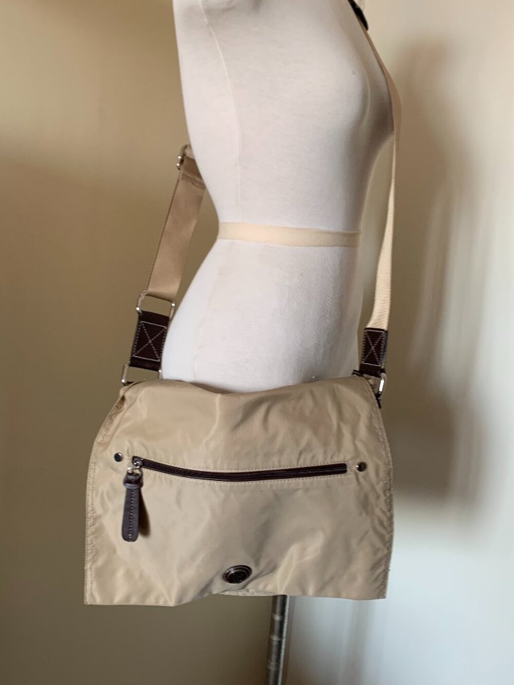 Giani Bernini Messenger Bag Organizer Beige Nylon With Strap 15"x11"x3"